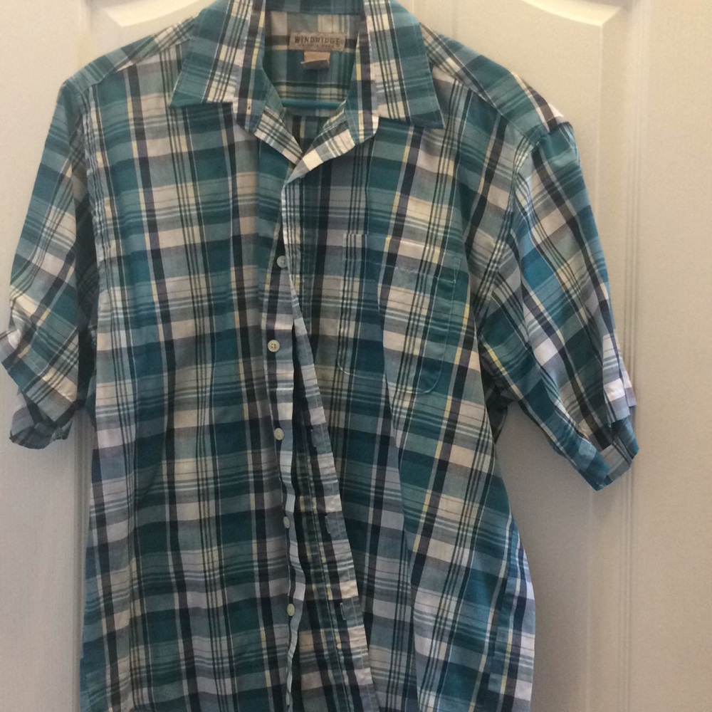 FINAL MARKDOWN Men’s windridge sport shirt medium